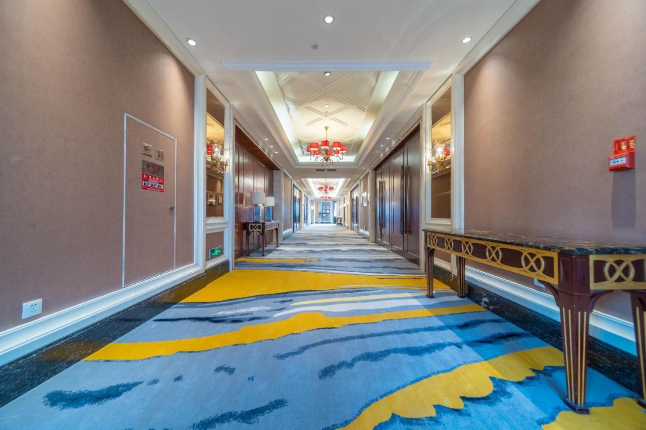 Ramada Yichang Hotel Exterior foto