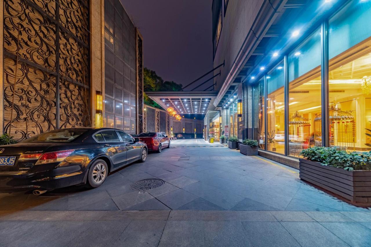 Ramada Yichang Hotel Exterior foto