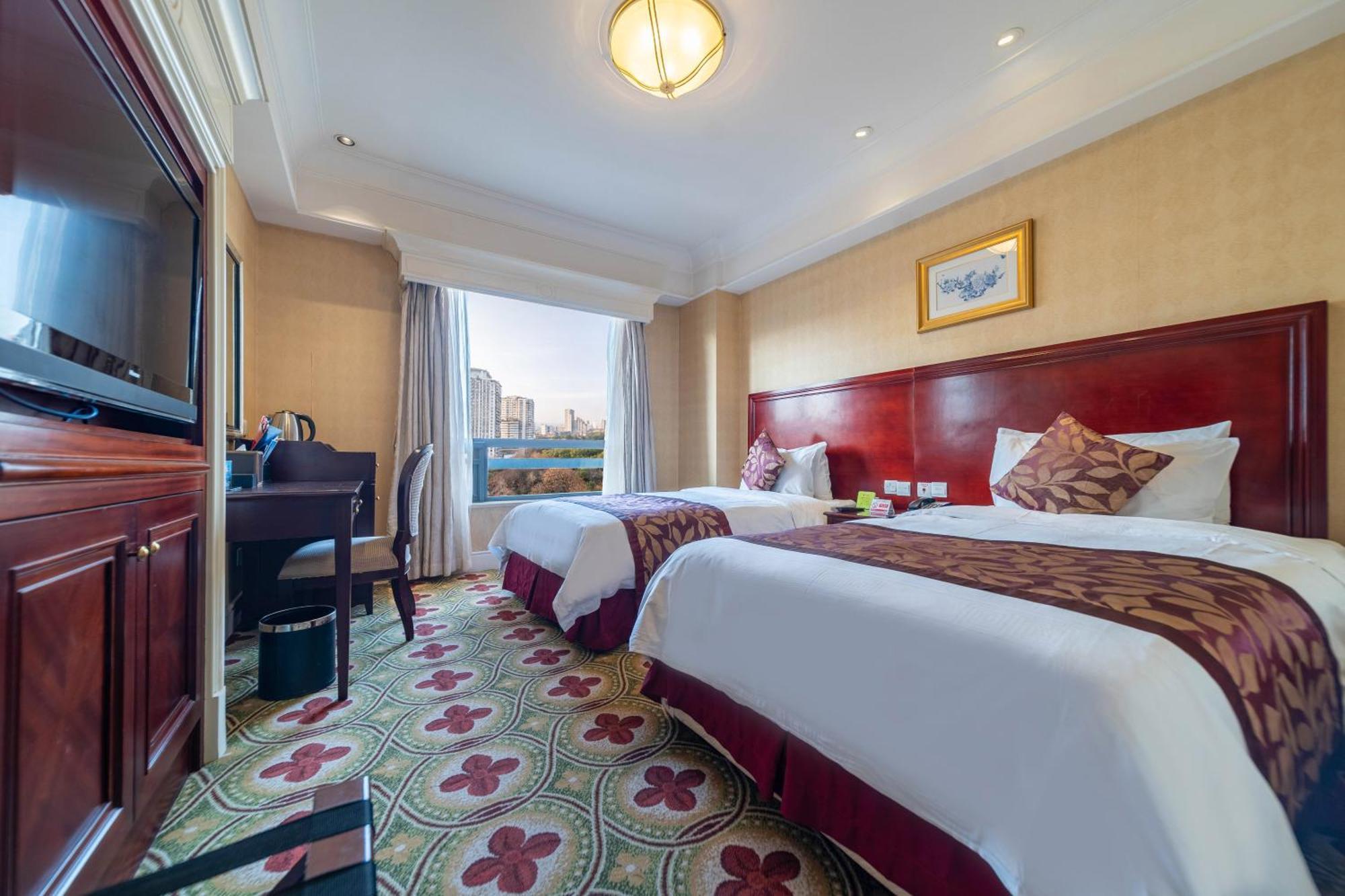 Ramada Yichang Hotel Exterior foto